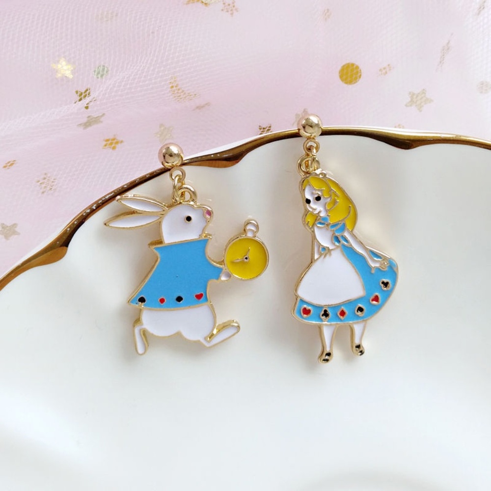 Alice in the wonderland Alice & Rabbit Clock earri